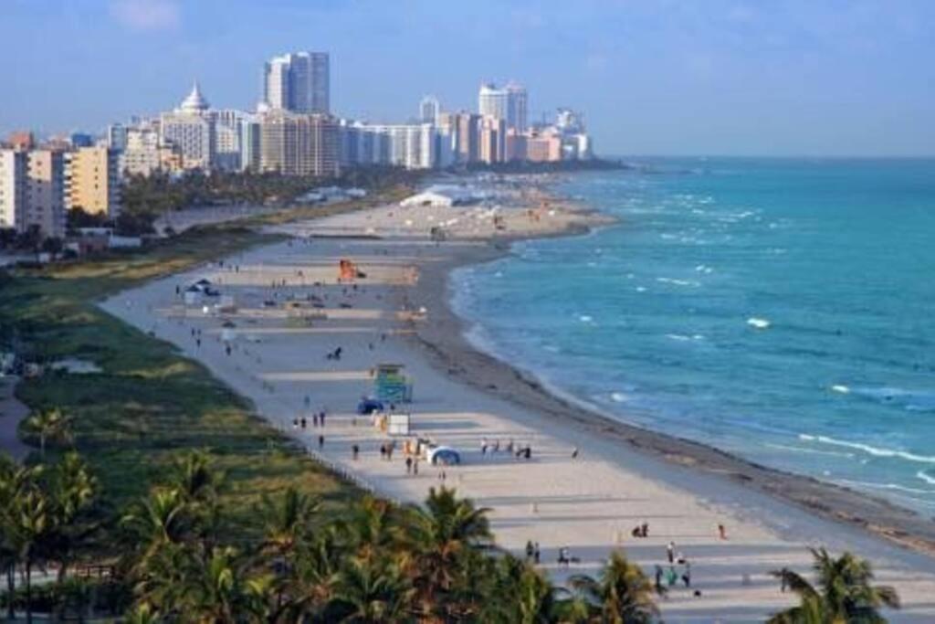 Apartment Right On The Beach! Маями Бийч Екстериор снимка