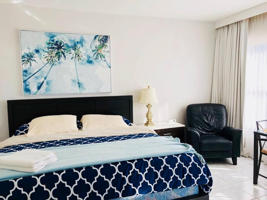 Apartment Right On The Beach! Маями Бийч Екстериор снимка