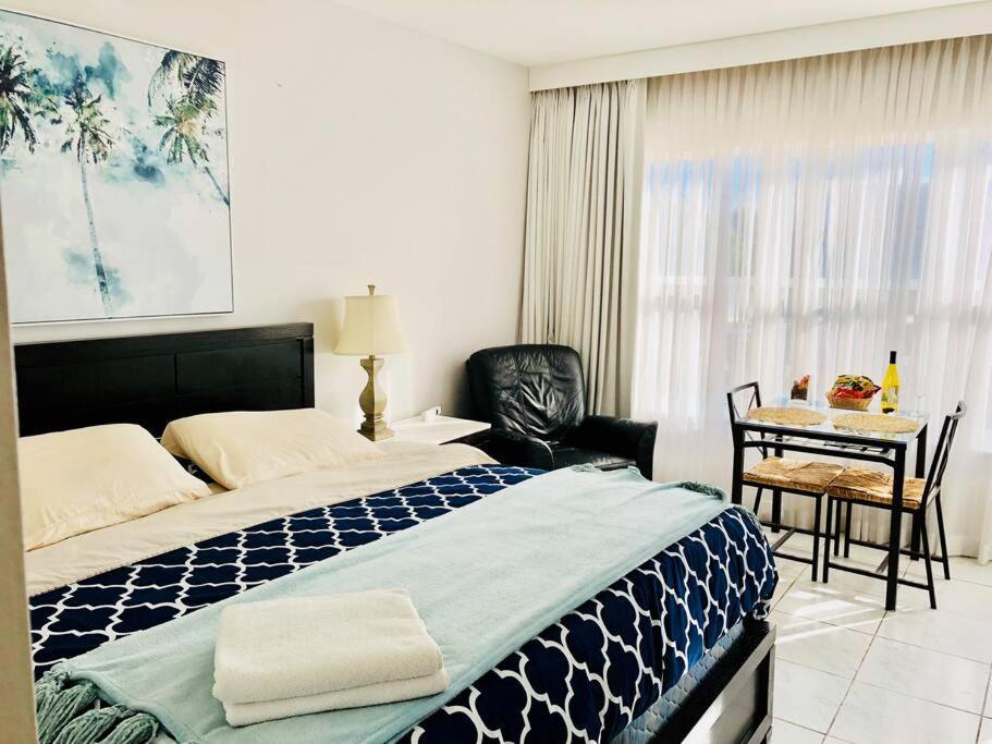 Apartment Right On The Beach! Маями Бийч Екстериор снимка